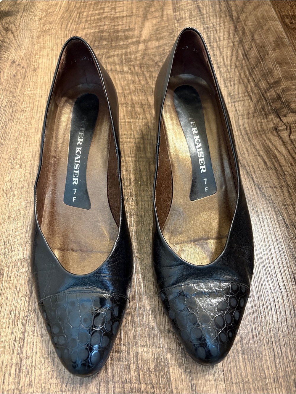 Peter Kaiser Black Pointed Toe Low Heel Pumps Block Kitten Heel Snake Leather
